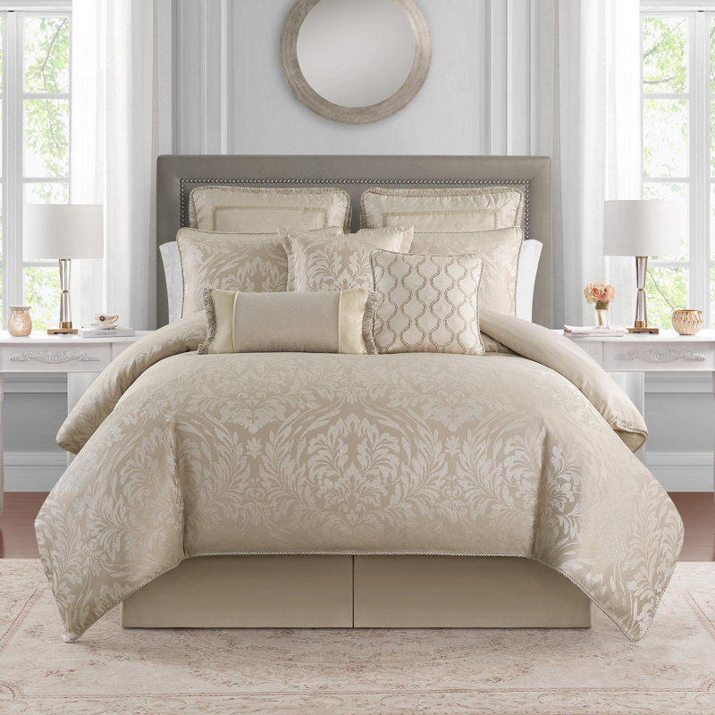 WaterFord Carrick Reversible 4-PC top Queen Comforter Set